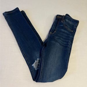 Hollister High-Rise Super Skinny Jeans 00/24 Short